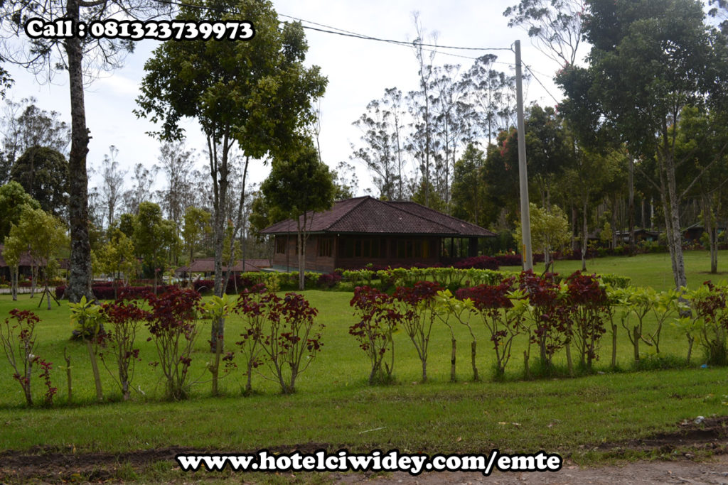 Family 2 Hotel Ciwidey eMTe Highland Resort